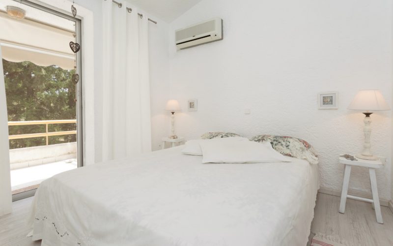 Elegant maisonette by the sea