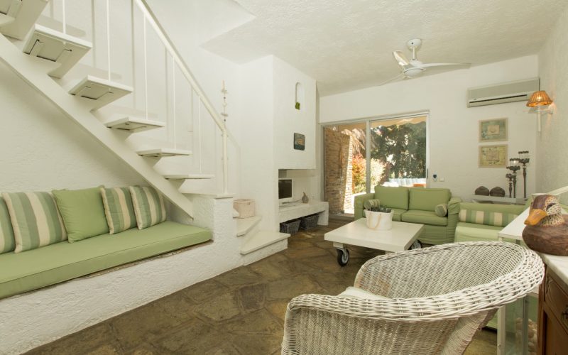 Elegant maisonette by the sea