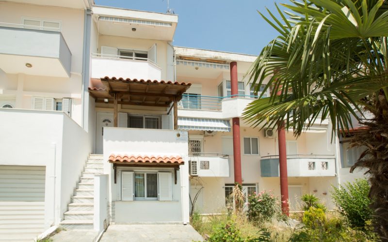Nicely placed house at Kalithea