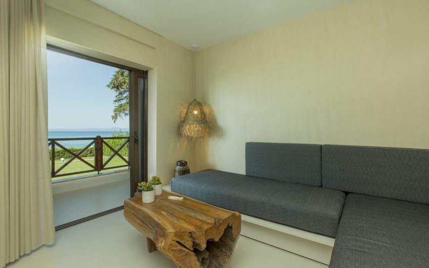 Luxurious stylish Apartment in front of the sea
