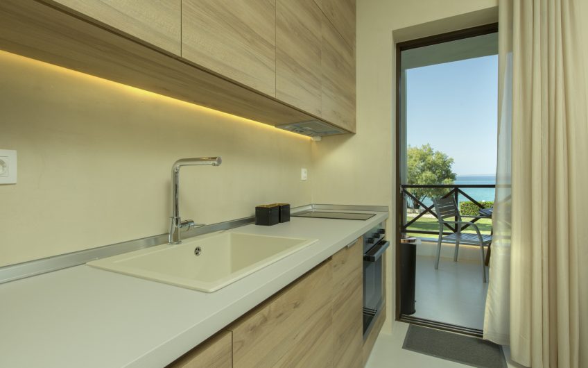 Luxurious stylish Apartment in front of the sea