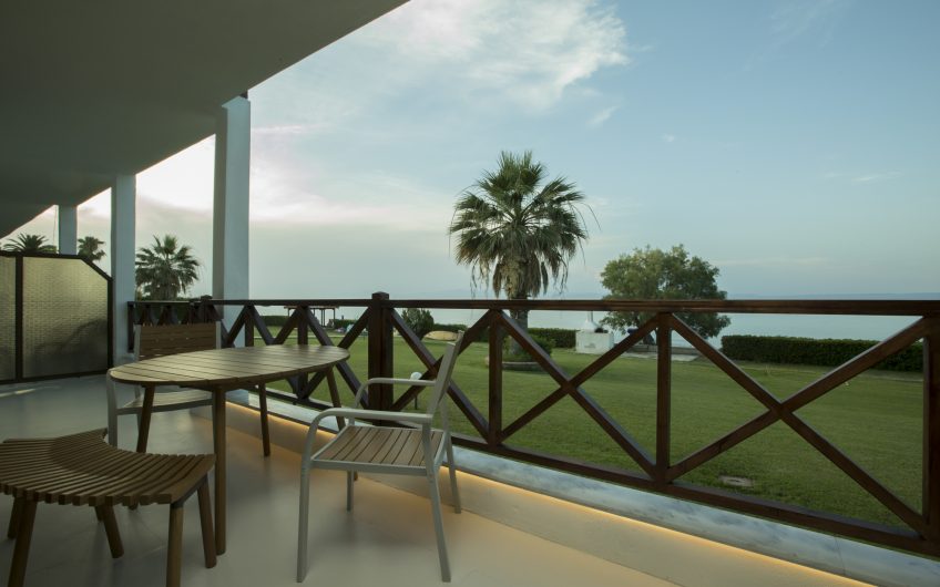 Luxurious stylish Apartment in front of the sea