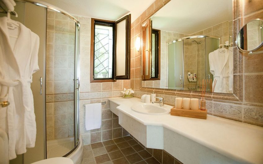 Semi-detached double Villa with great Pool