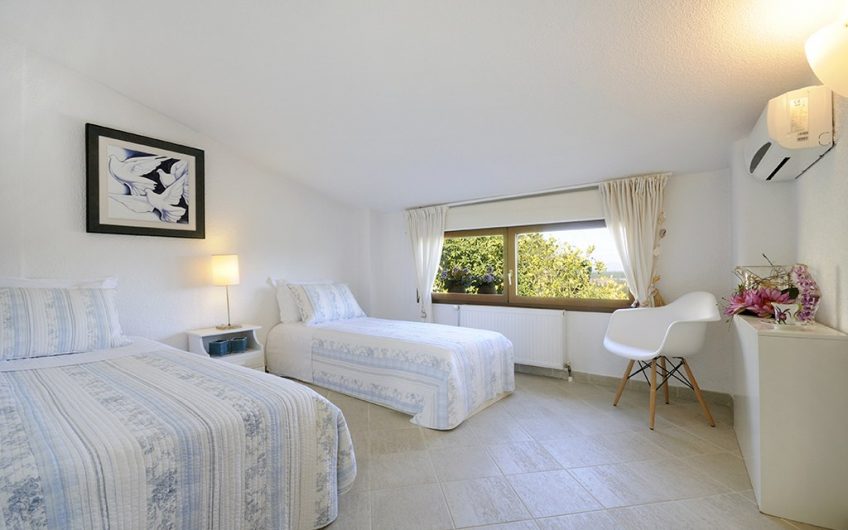 Semi-detached double Villa with great Pool