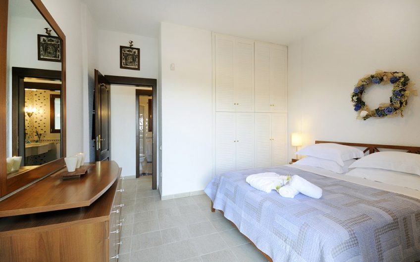 Semi-detached double Villa with great Pool