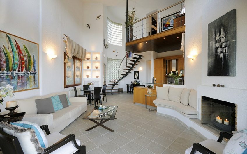 Semi-detached double Villa with great Pool
