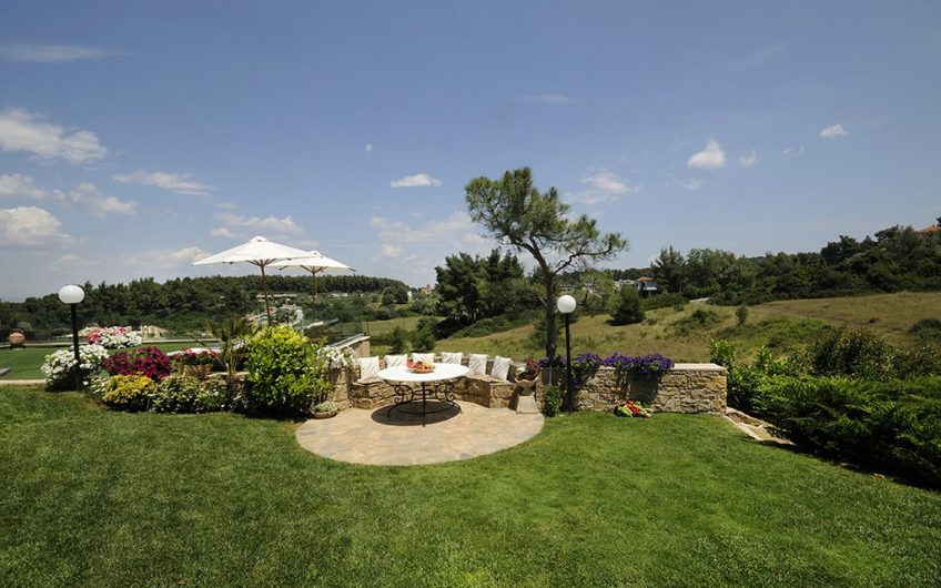 Semi-detached double Villa with great Pool