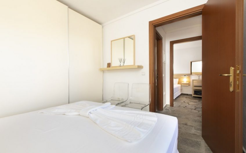 Luxurious well-decorated seafront maisonette