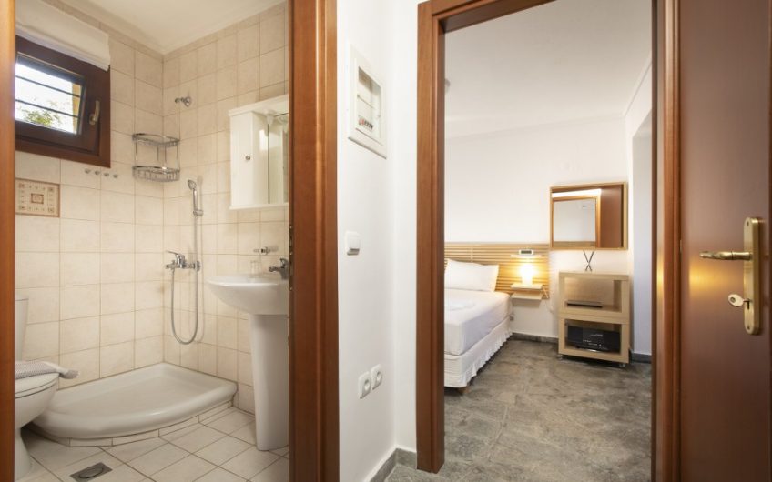 Luxurious well-decorated seafront maisonette