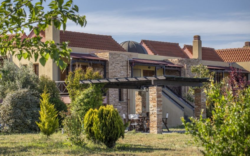 Luxurious well-decorated seafront maisonette