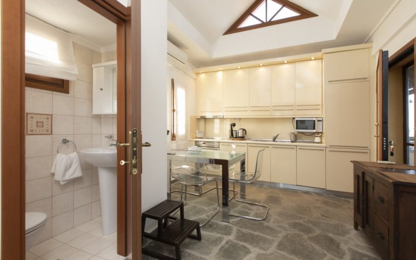 Luxurious well-decorated seafront maisonette