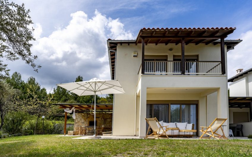 Stylish Villa with Pool @ Hanioti