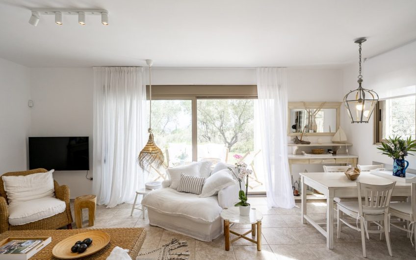 Stylish Villa with Pool @ Hanioti