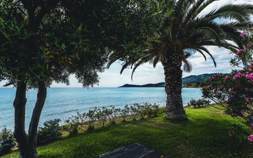 Seafront Beach House Skioni