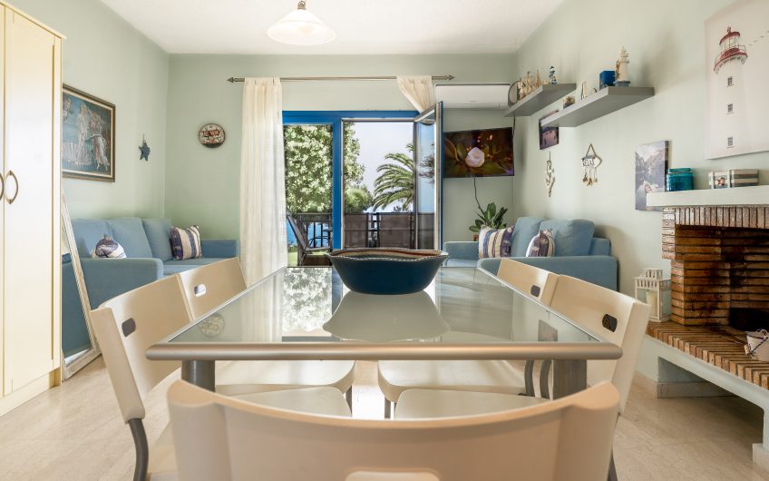 Seafront Beach House Skioni