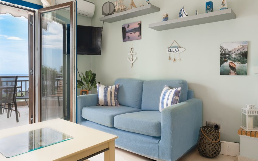 Seafront Beach House Skioni