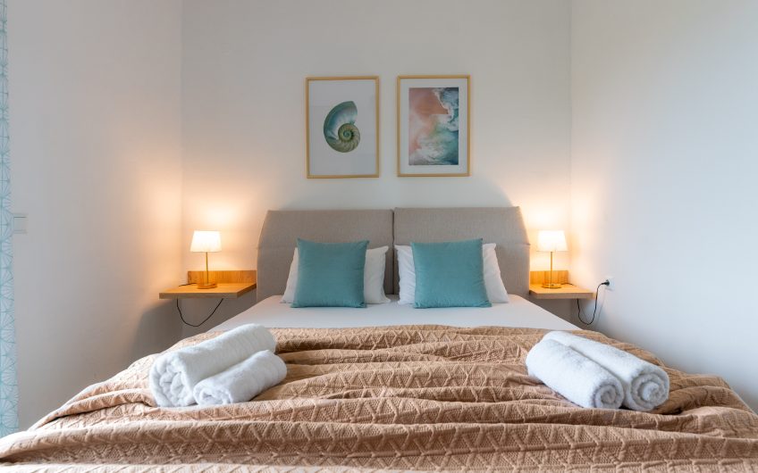 Stylish Bedsit Getaway @ Kriopighi