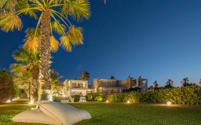 Luxurious Beachfront Pefkochori Villa