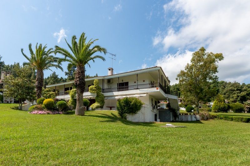 Seaside Green Modern house @ Elani