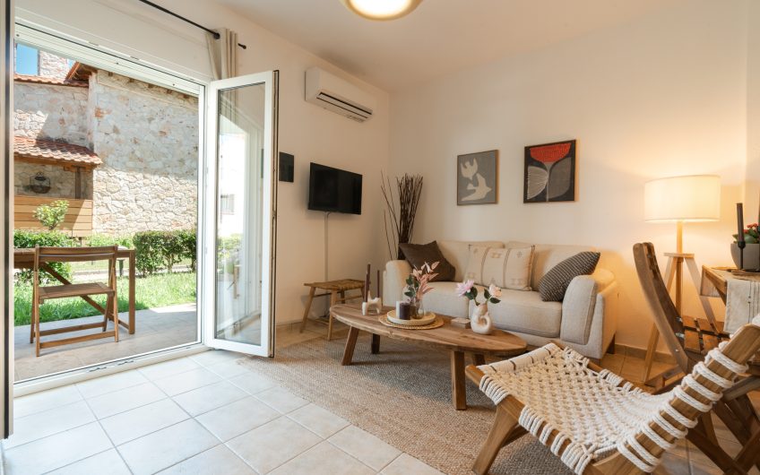 Elegant Renovated Residence @ Fourka