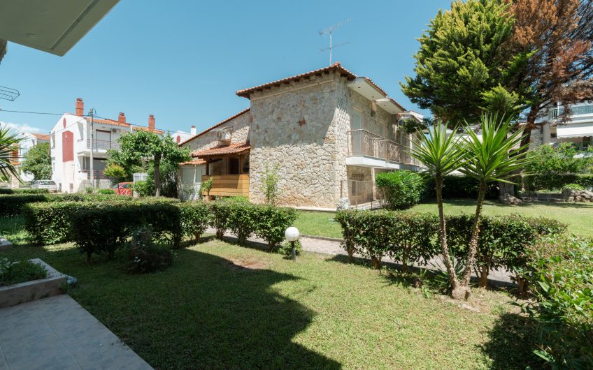 Elegant Renovated Residence @ Fourka